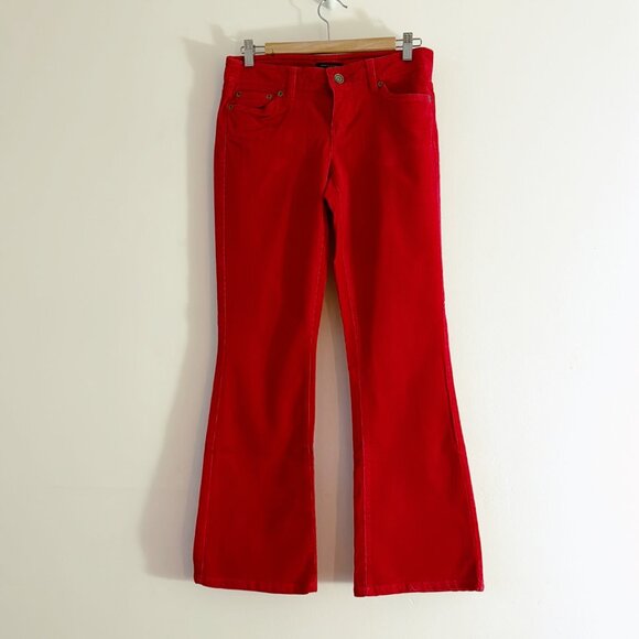 Tommy Hilfiger - Picture 1 of 6